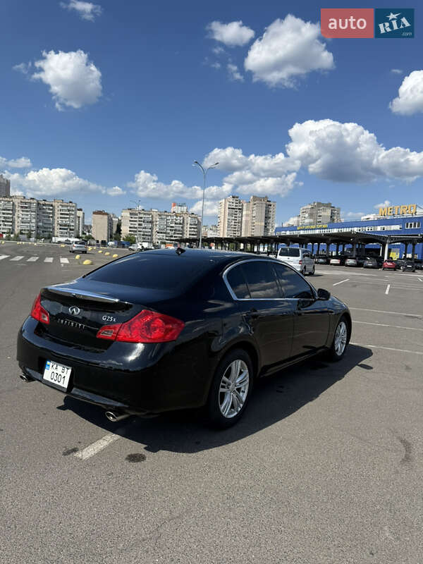 Седан Infiniti G25 2010 в Києві