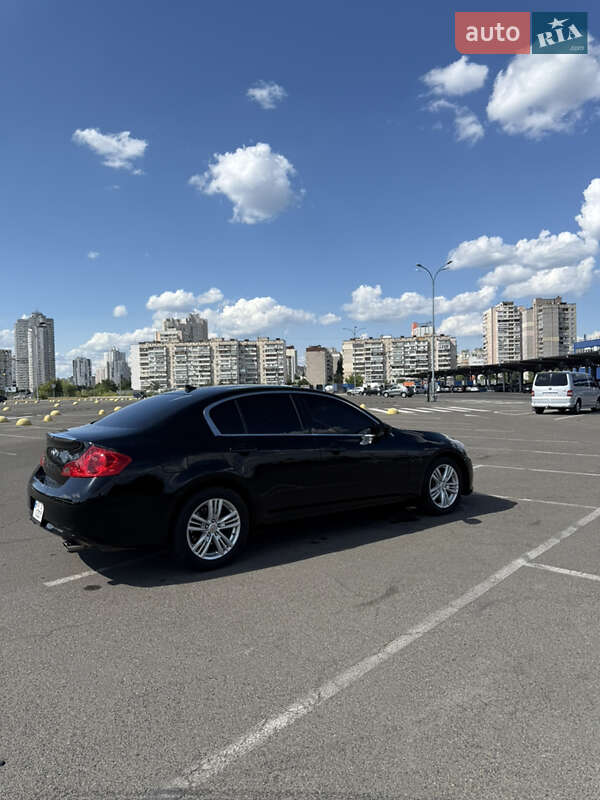 Седан Infiniti G25 2010 в Києві