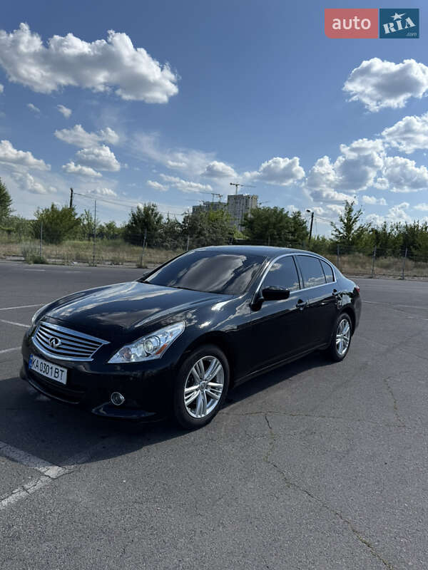 Infiniti G25 2010