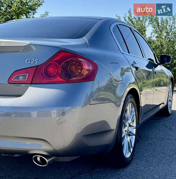 Седан Infiniti G25 2010 в Запорожье
