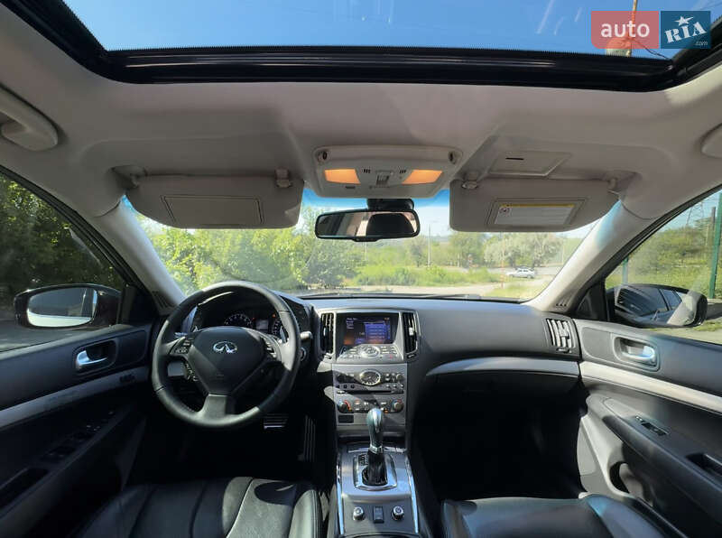 Седан Infiniti G25 2010 в Запорожье