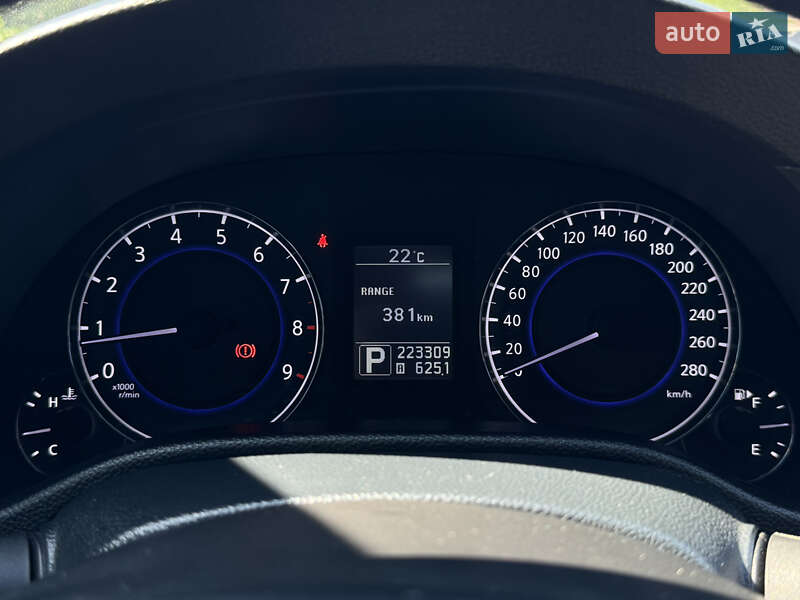 Седан Infiniti G25 2010 в Запорожье
