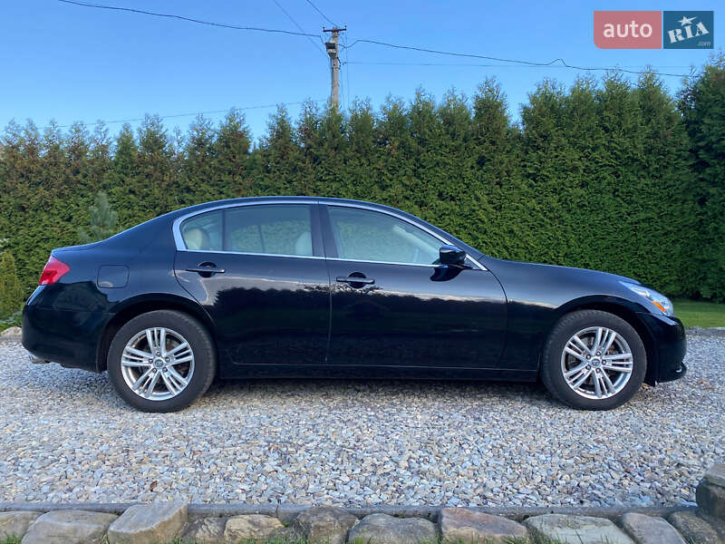 Infiniti G25 2012