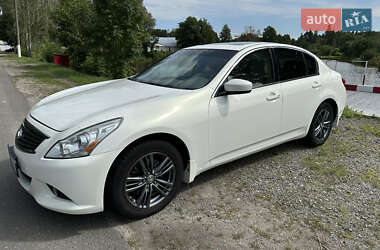 Седан Infiniti G25 2012 в Радомышле