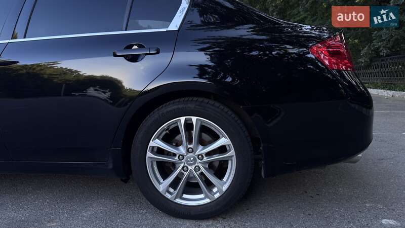 Седан Infiniti G25 2010 в Хмельнике