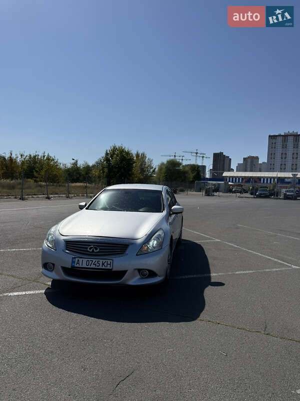 Седан Infiniti G25 2011 в Києві