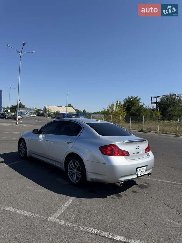Седан Infiniti G25 2011 в Києві