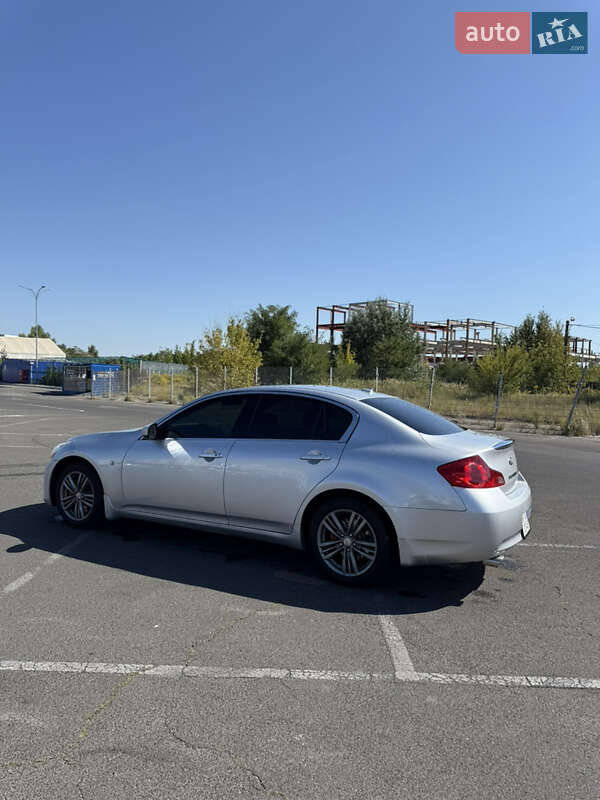 Седан Infiniti G25 2011 в Києві