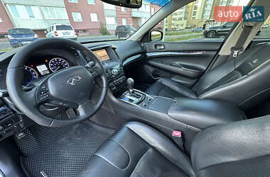 Седан Infiniti G25 2012 в 