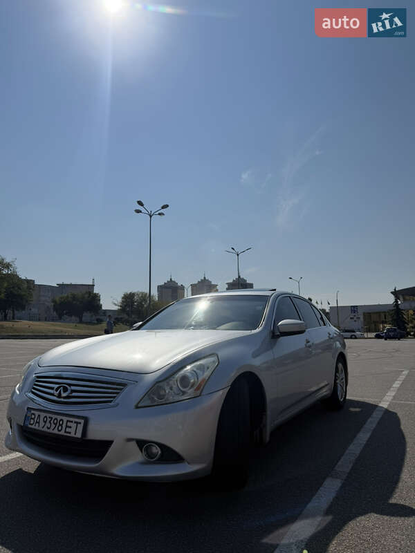 Седан Infiniti G25 2011 в Киеве фото 13 Седан Infiniti G25 2011 в Киеве