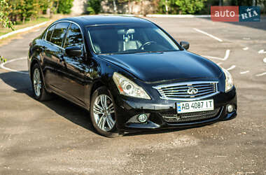 Седан Infiniti G25 2010 в Дубровиці