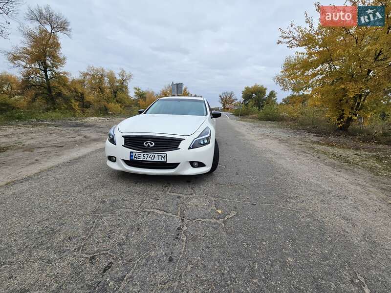 Седан Infiniti G25 2012 в Кам'янському