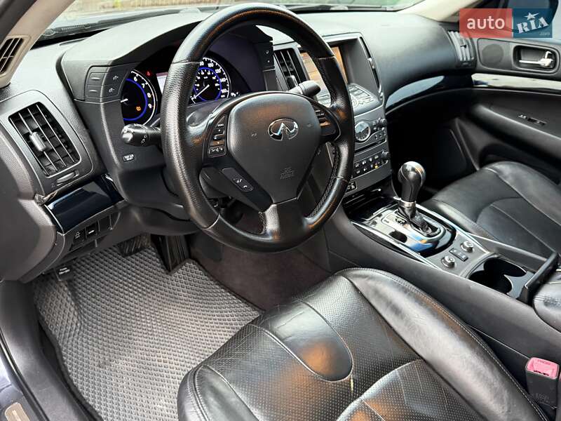 Седан Infiniti G25 2011 в Києві