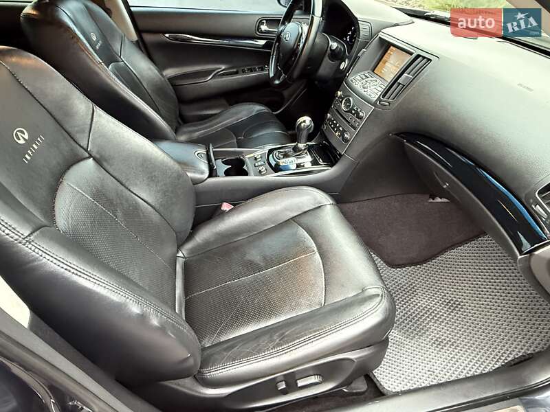 Седан Infiniti G25 2011 в Києві