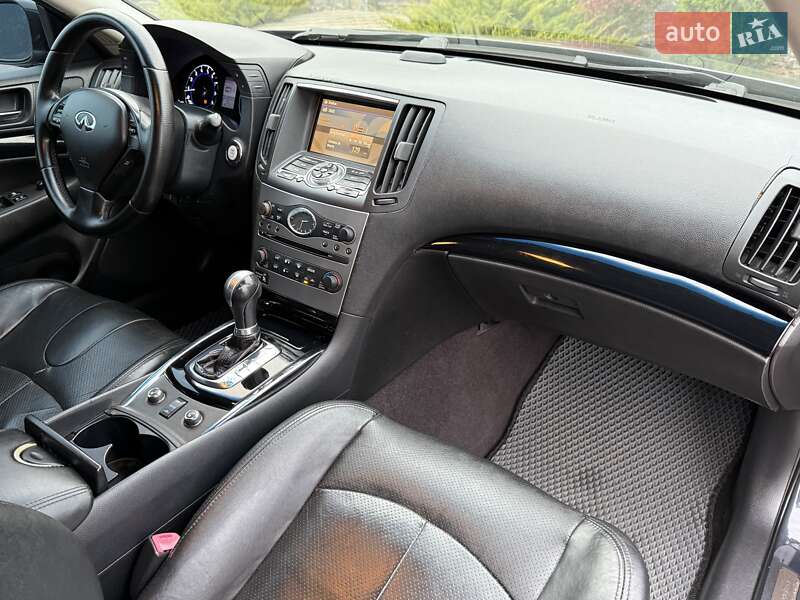 Седан Infiniti G25 2011 в Києві