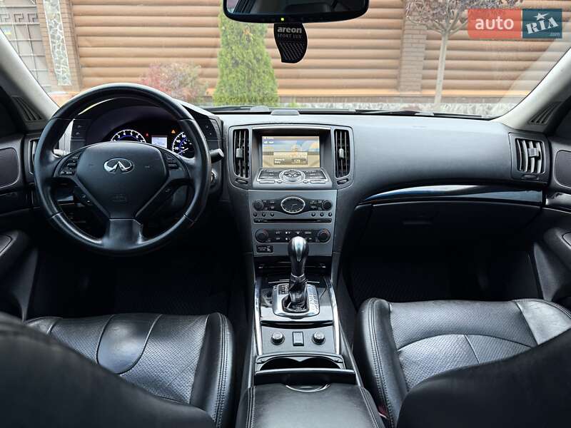 Седан Infiniti G25 2011 в Києві