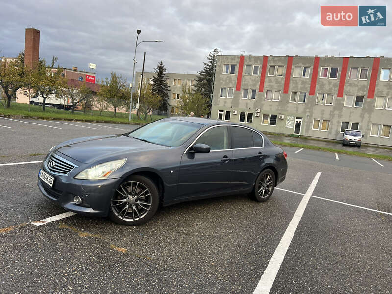 Седан Infiniti G25 2011 в Ужгороде