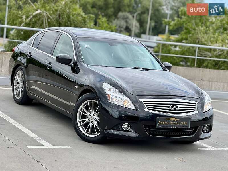 Седан Infiniti G25 2012 в Киеве