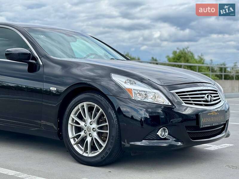Седан Infiniti G25 2012 в Киеве