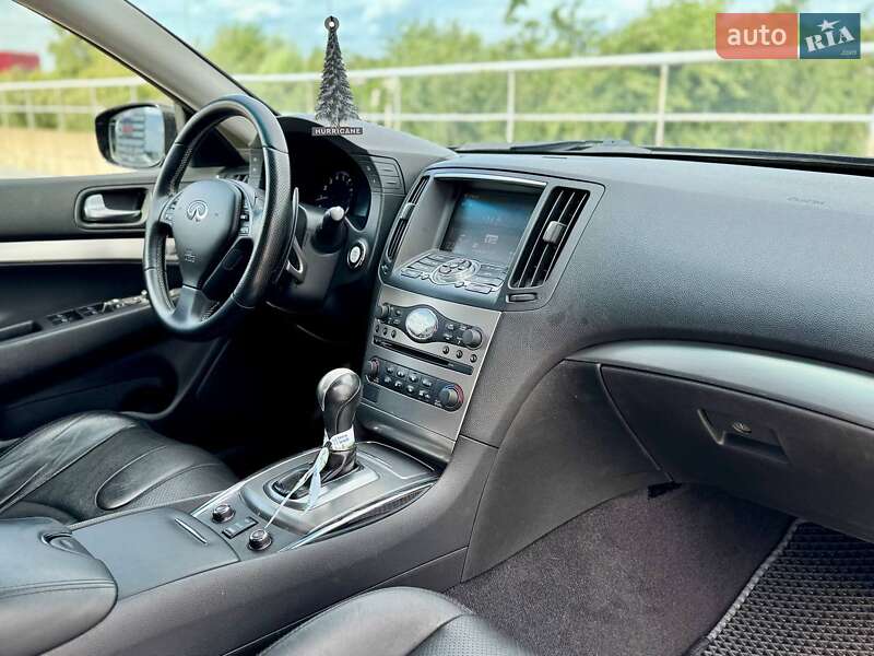 Седан Infiniti G25 2012 в Киеве