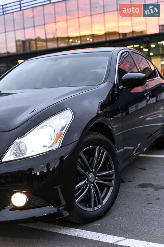 Седан Infiniti G25 2012 в Чернигове фото 4 Седан Infiniti G25 2012 в Чернигове