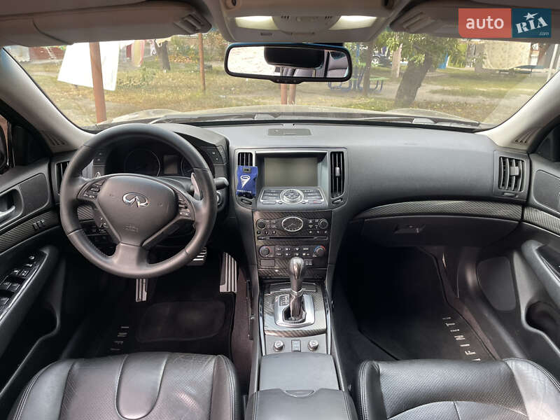 Седан Infiniti G25 2010 в Золотоноше