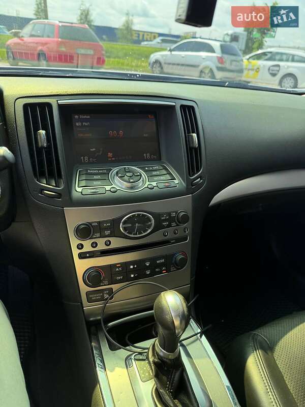 Седан Infiniti G25 2010 в Киеве