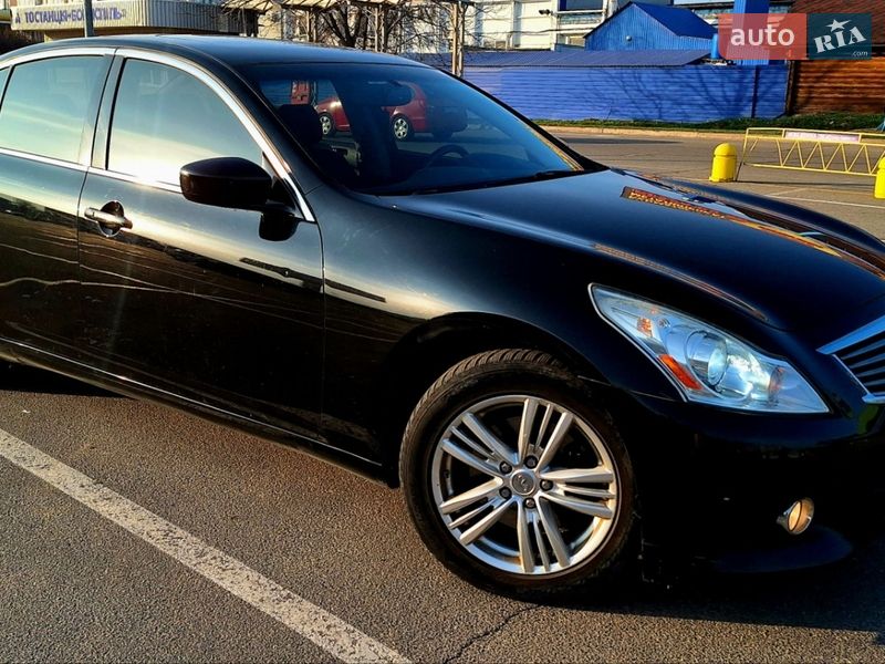 Infiniti G25 2011