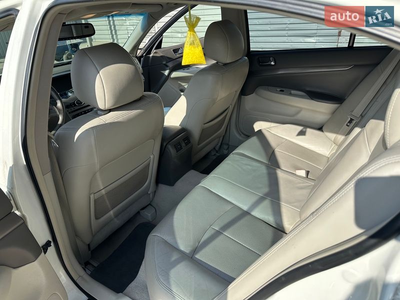 Седан Infiniti G25 2010 в Киеве