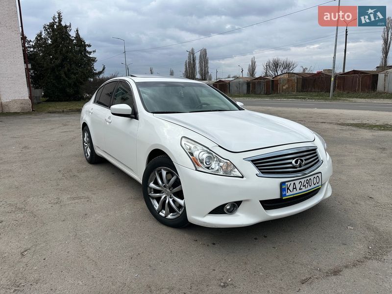 Седан Infiniti G25 2010 в Киеве