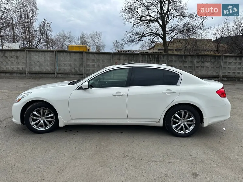 Infiniti G25 2010