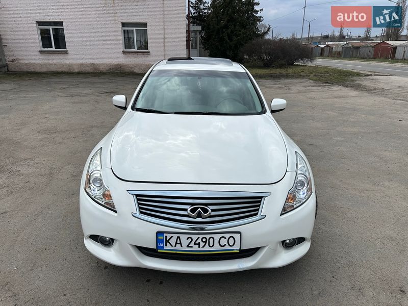 Седан Infiniti G25 2010 в Киеве