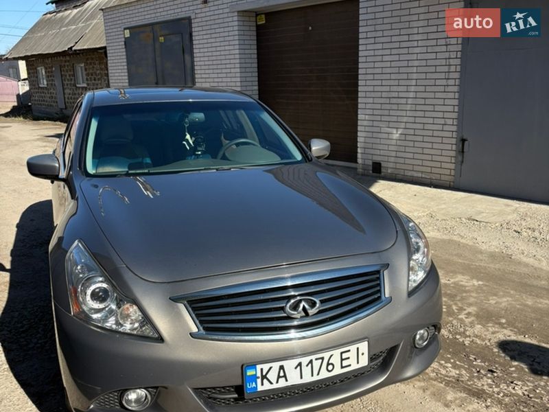 Infiniti G25 2010