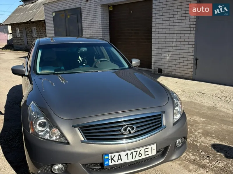 Infiniti G25 2010