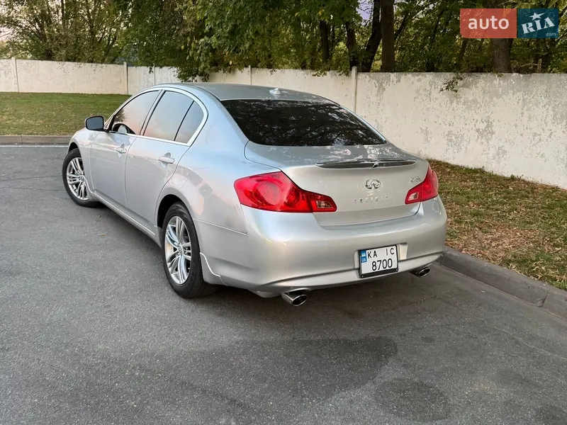 Infiniti G25 2012