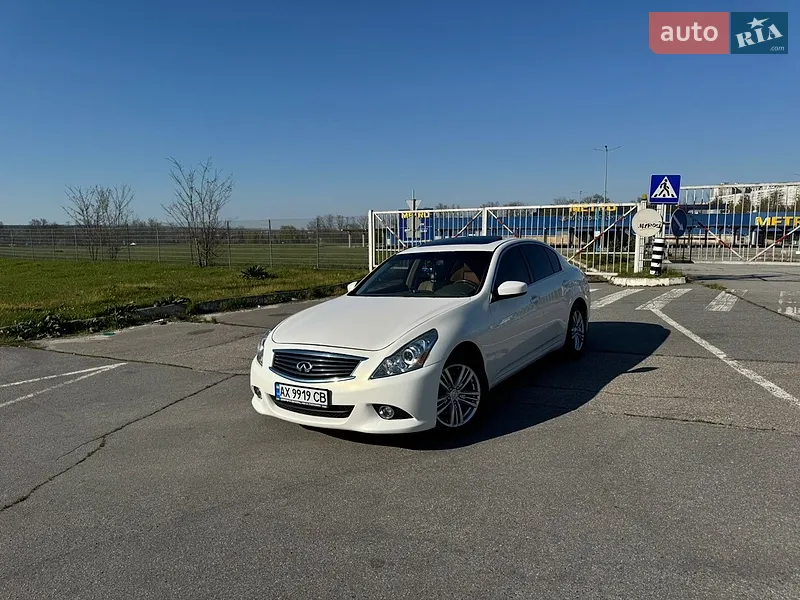 Infiniti G25 2011