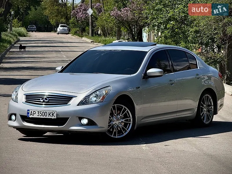 Infiniti G25 2011