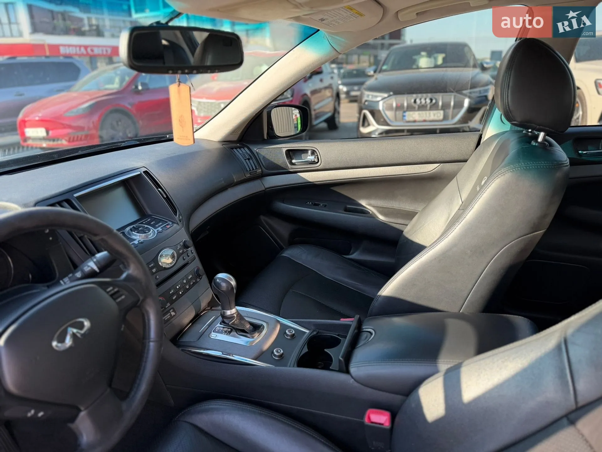 2011 Infiniti G - мініатюра 13