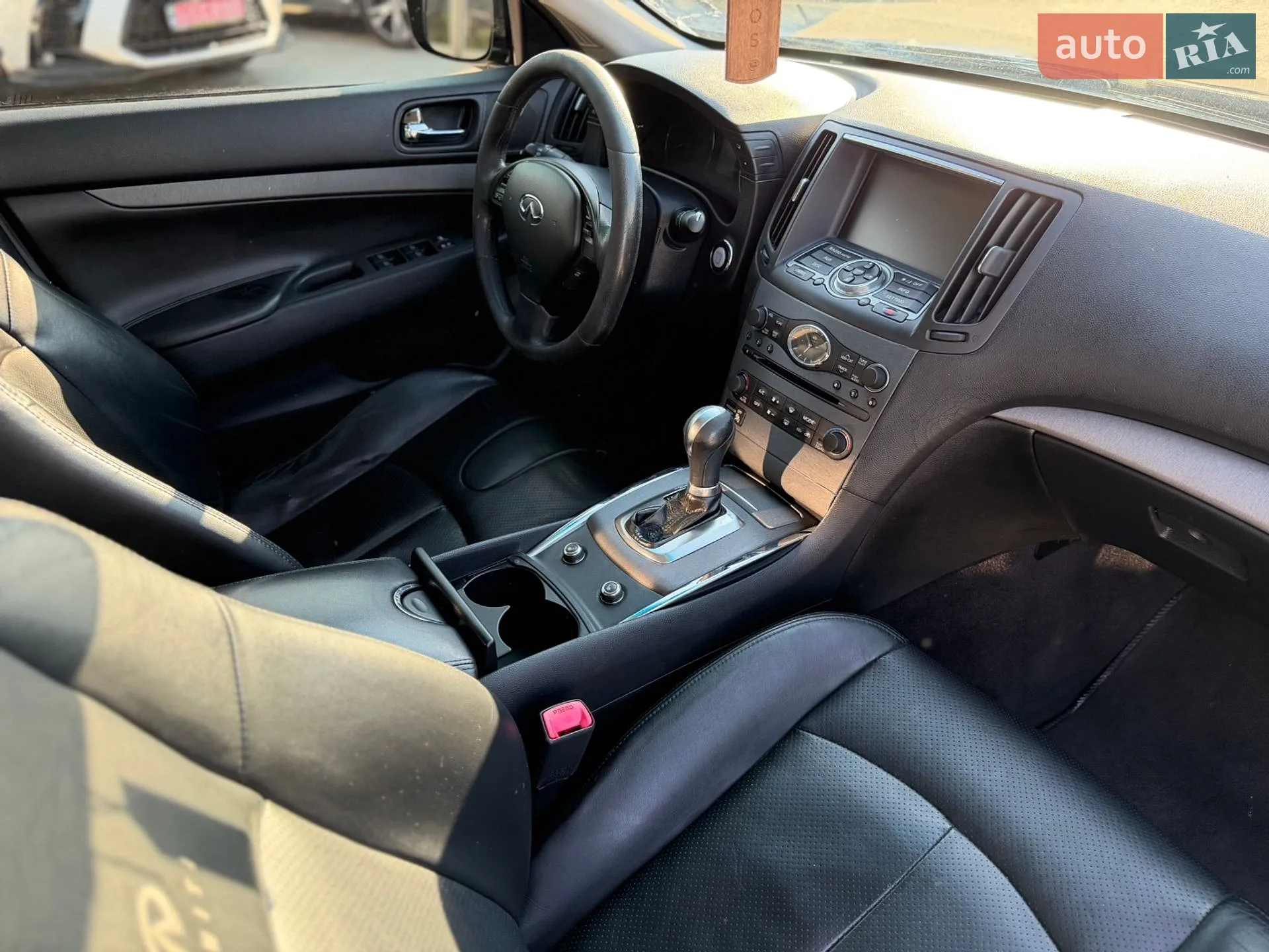 2011 Infiniti G - мініатюра 24