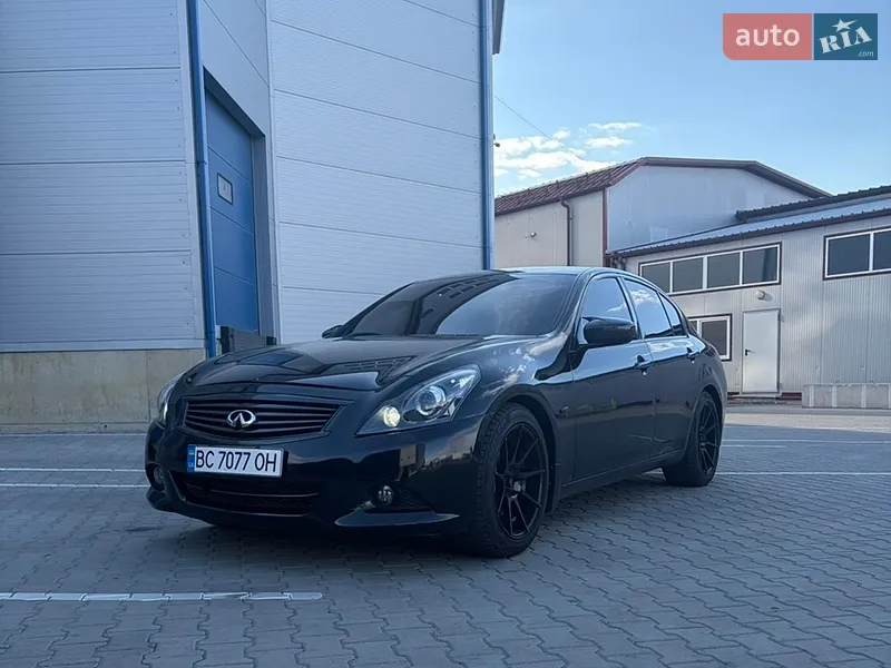 Infiniti G25 2012