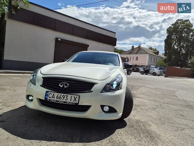 Infiniti G25 2011