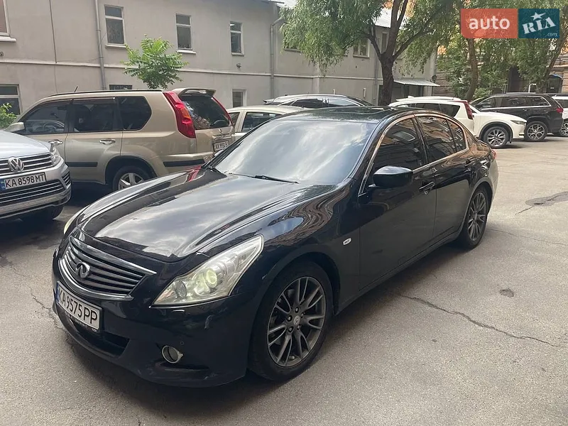Infiniti G25 2010