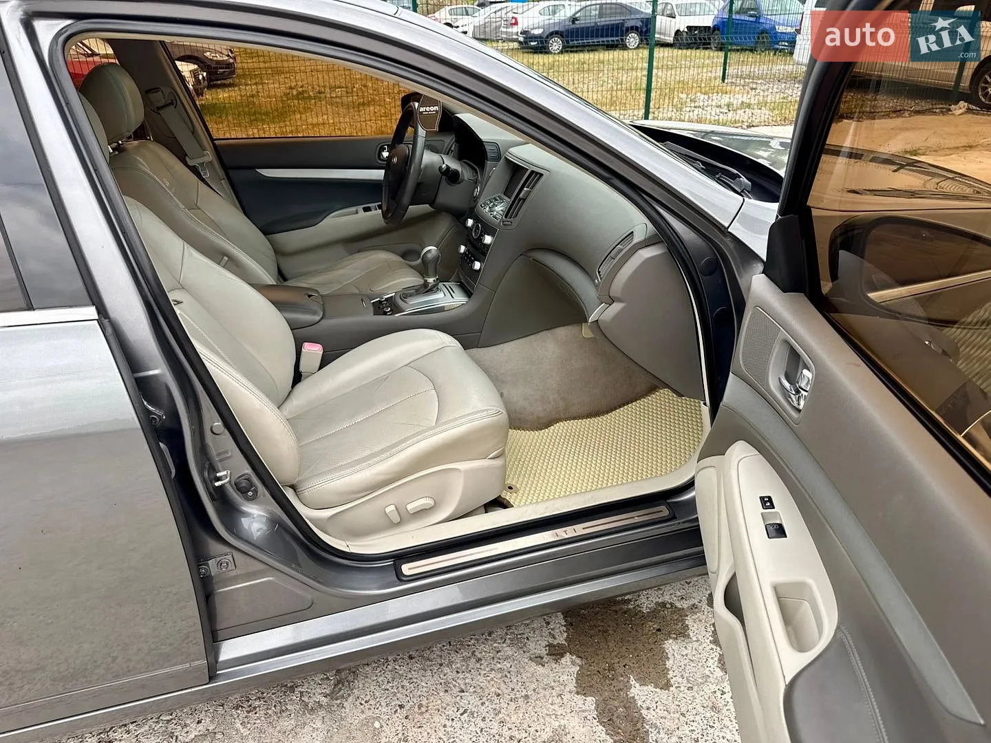 2011 Infiniti G - мініатюра 13