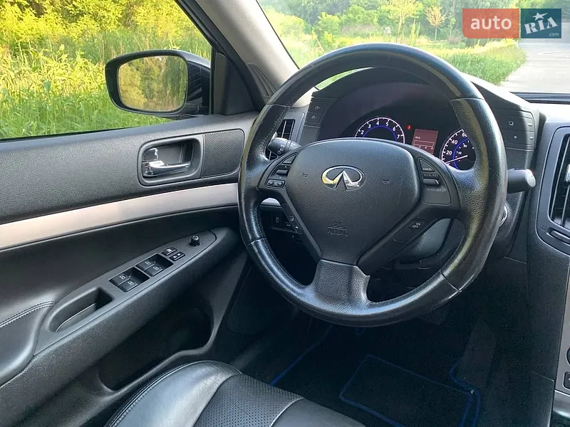 Infiniti G25 2010
