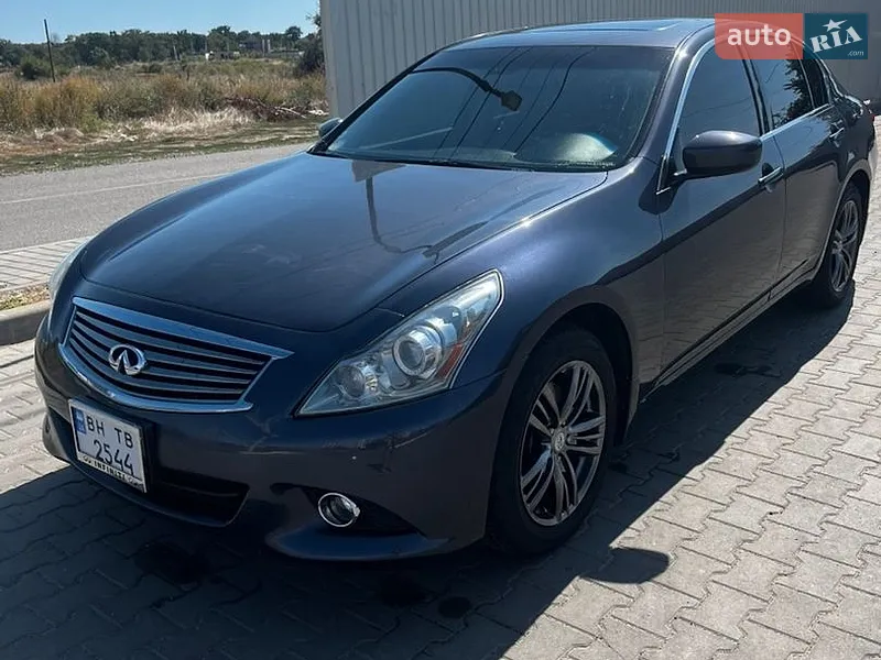 Infiniti G25 2011