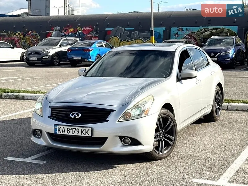 Infiniti G25 2011