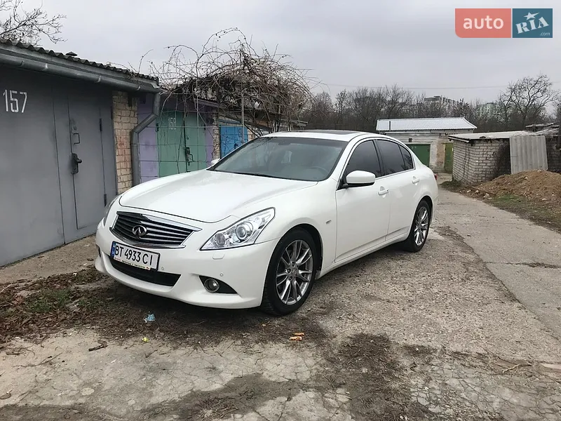 Infiniti G25 2011