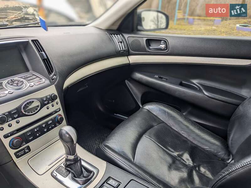 Седан Infiniti G35 2008 в Сумах
