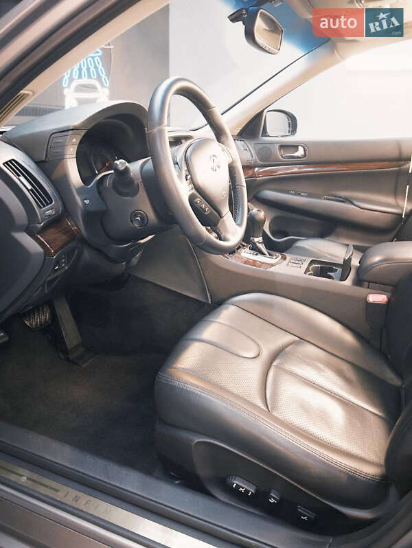 Седан Infiniti G35 2007 в Киеве
