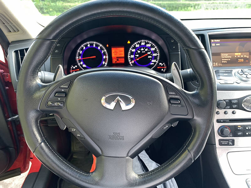 Купе Infiniti G37 2008 в Києві